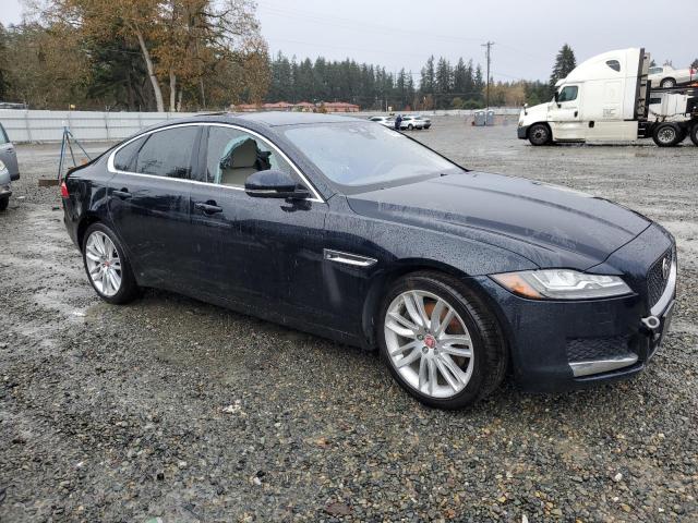 80802234-2016-jaguar-xf_4