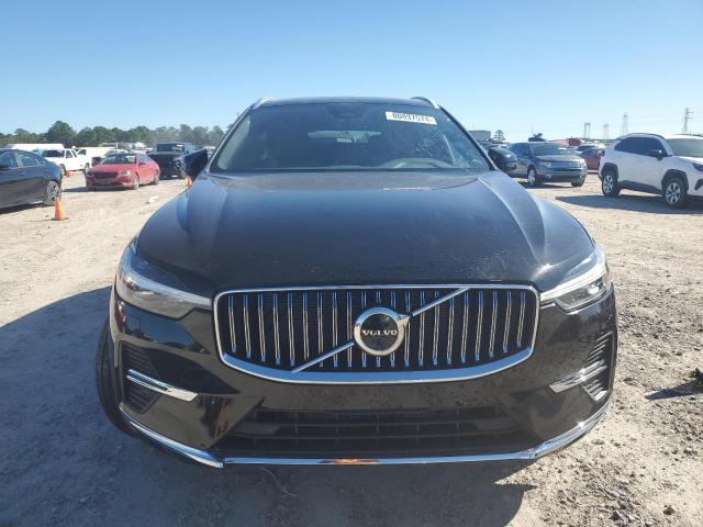 80897574-2023-volvo-xc60-plus_5