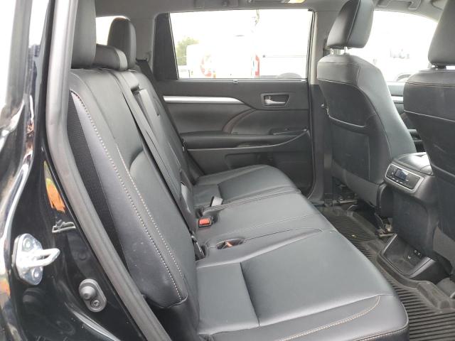 80901804-2019-toyota-highlander_11