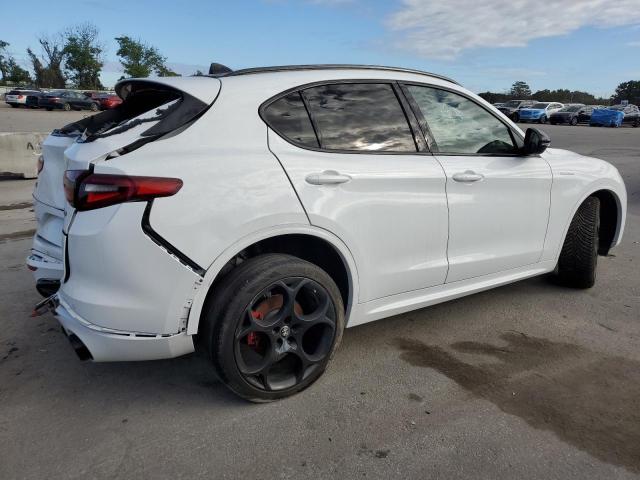 80921654-2022-alfa-romeo-stelvio_3