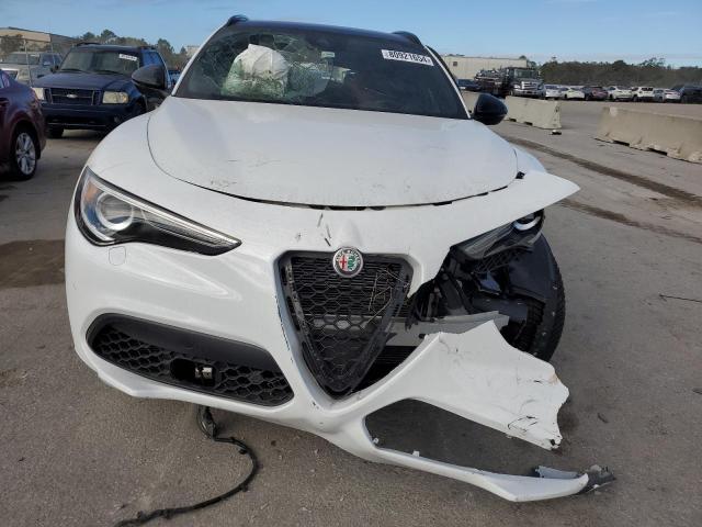 80921654-2022-alfa-romeo-stelvio_5