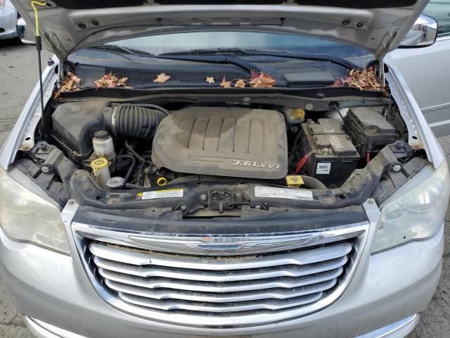 80925344-2011-chrysler-minivan_11