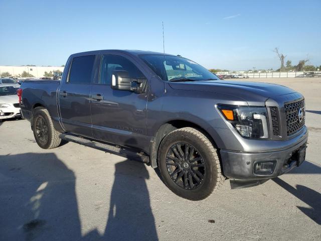 80945664-2018-nissan-titan_4