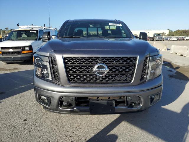 80945664-2018-nissan-titan_5