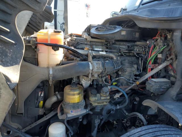 81062413-2016-freightliner-all-other_7