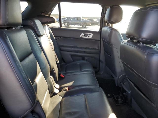 81100024-2013-ford-explorer_11