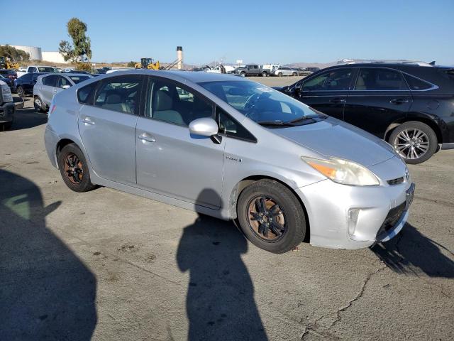 81145764-2012-toyota-prius_4