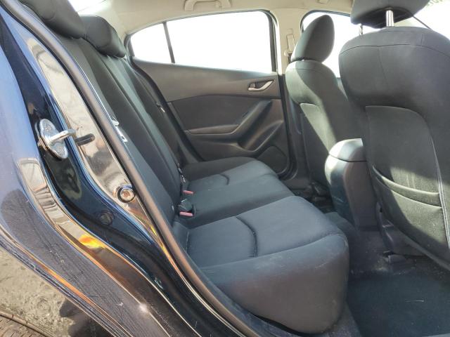 81157354-2015-mazda-3_10