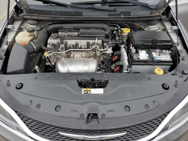 81270544-2015-chrysler-200_11