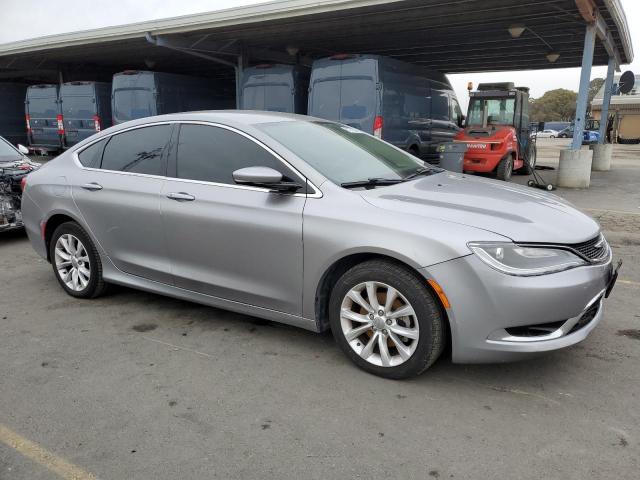 81270544-2015-chrysler-200_4