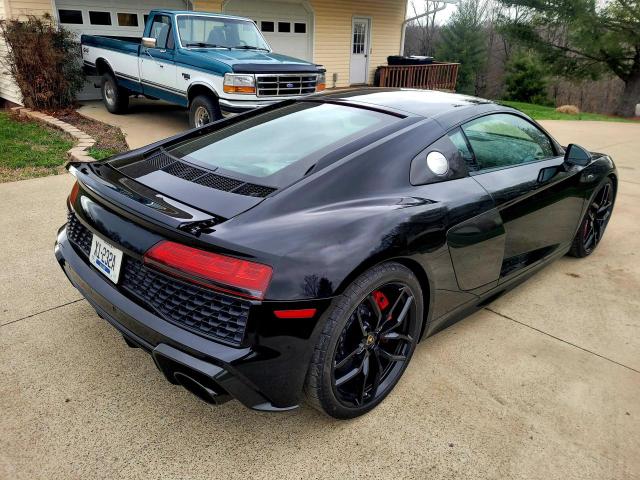 81273994-2021-audi-r8_4