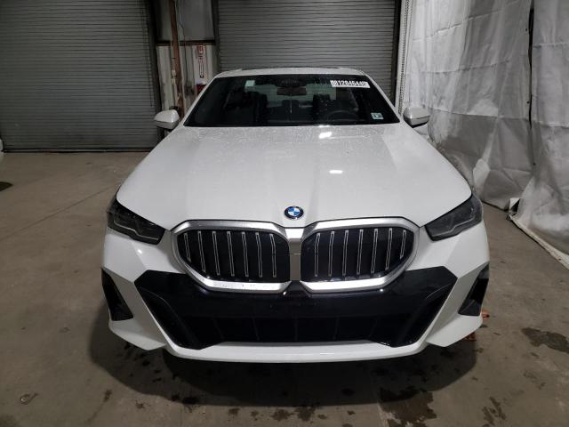 81284644-2024-bmw-5-series_5