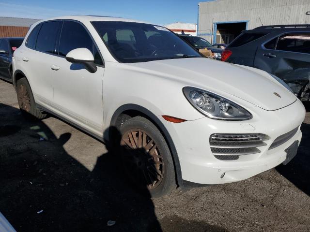 81330284-2014-porsche-cayenne_4