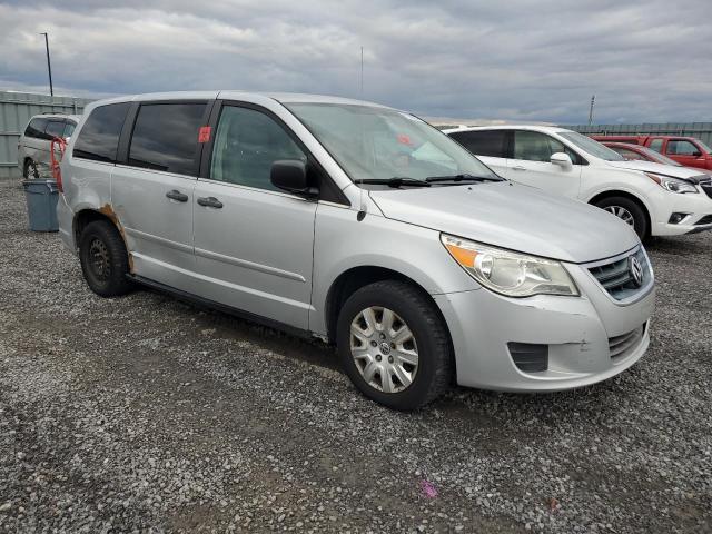 81356954-2012-volkswagen-routan_4