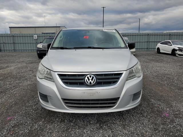 81356954-2012-volkswagen-routan_5