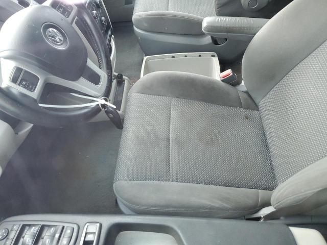 81356954-2012-volkswagen-routan_7