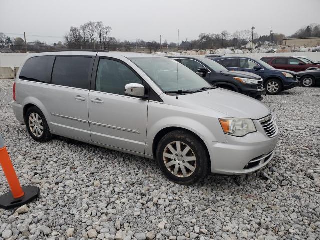 81371174-2012-chrysler-minivan_4