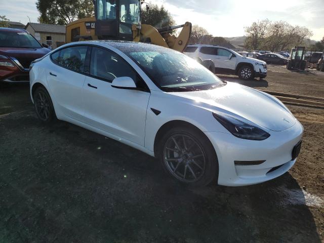 81385354-2023-tesla-model-3_4