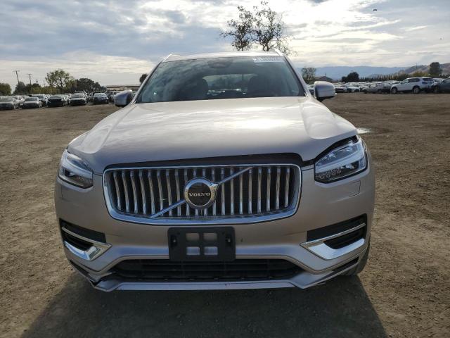 81388674-2023-volvo-xc90-ultim_5