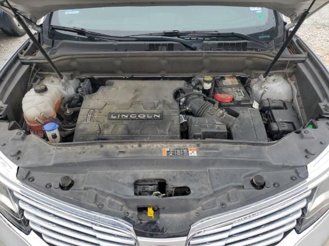 81397713-2016-lincoln-mkx_11