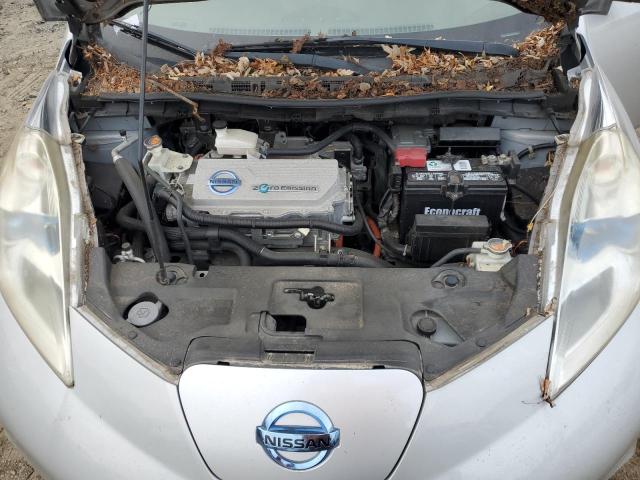 81407914-2011-nissan-leaf_11