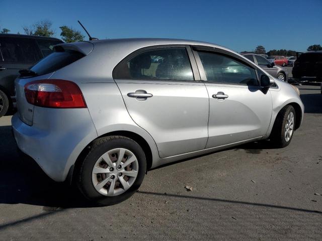 81412074-2015-kia-rio_3