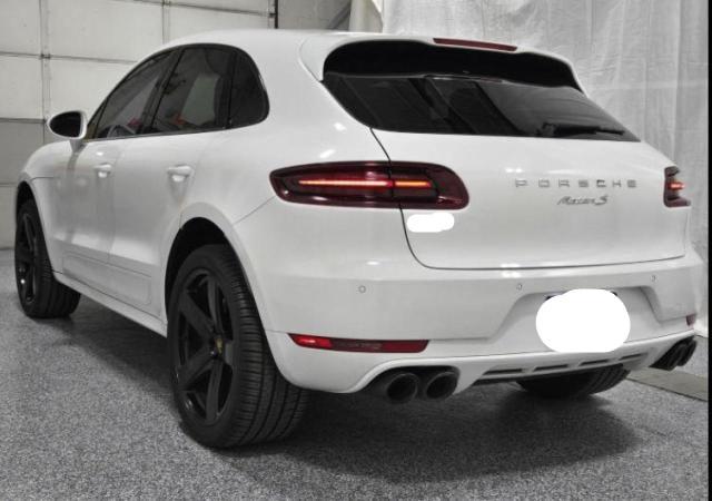 81424554-2016-porsche-macan_3