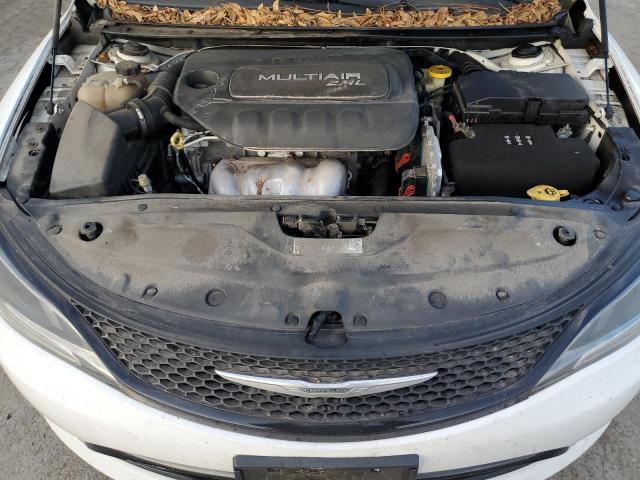 81430084-2015-chrysler-200_11