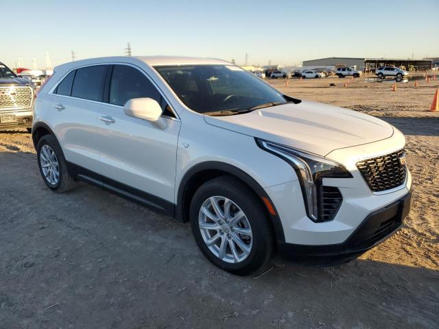 81476384-2023-cadillac-xt4_4