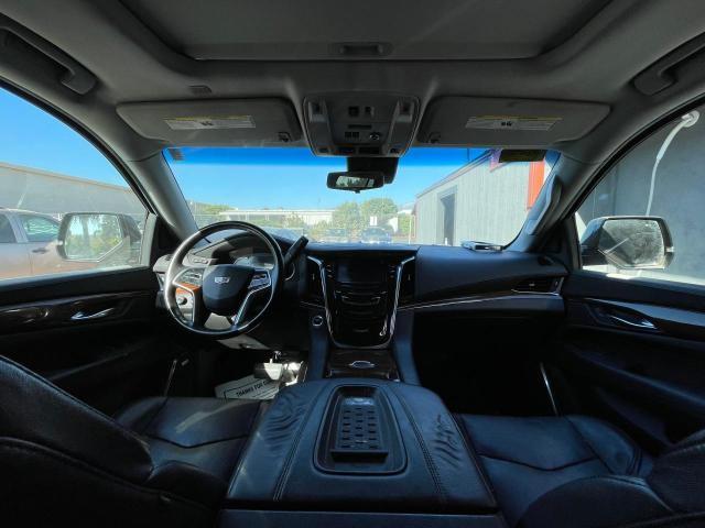 81499024-2017-cadillac-escalade_9