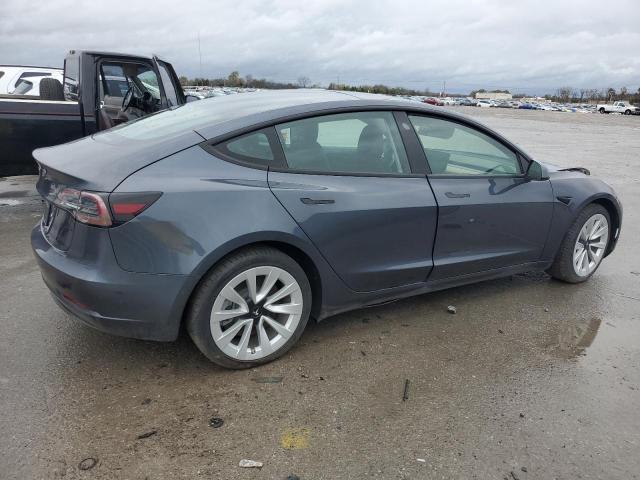 81518984-2022-tesla-model-3_3