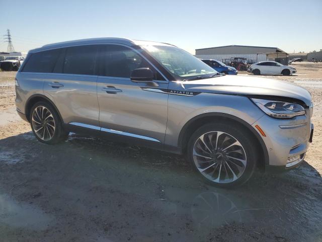 81546944-2020-lincoln-aviator_4