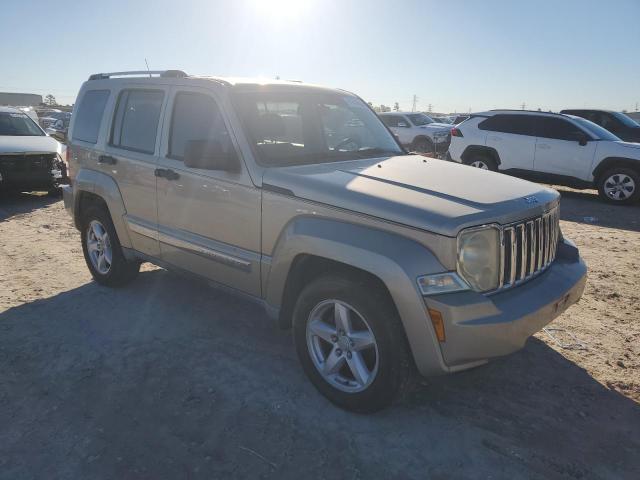 81579554-2011-jeep-liberty_4