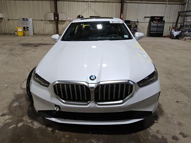 81588844-2024-bmw-5-series_5