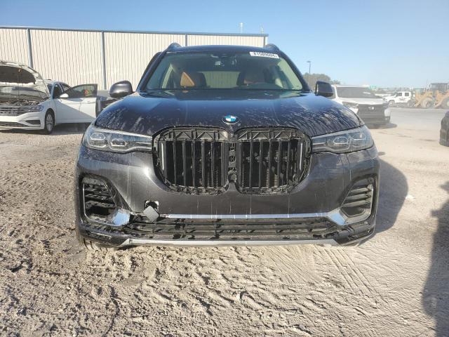 81589604-2021-bmw-x7_5