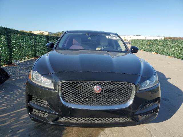 81632793-2019-jaguar-f-pace_5