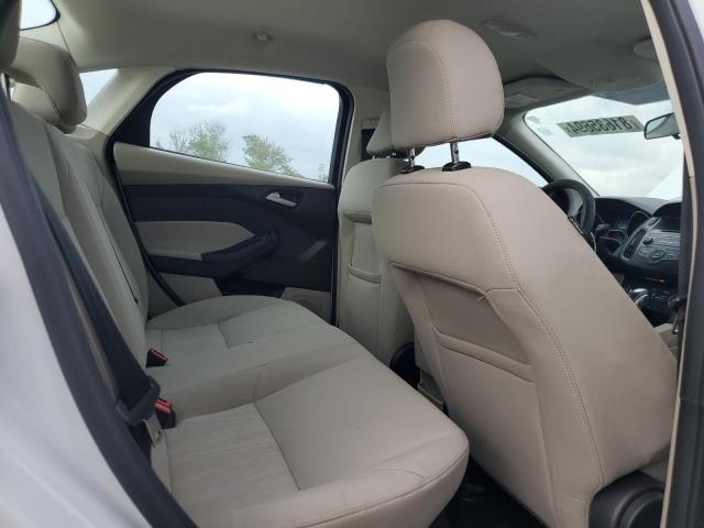 81635694-2016-ford-focus_10
