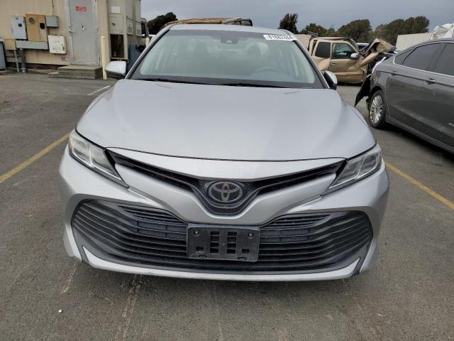 81682444-2019-toyota-camry_5