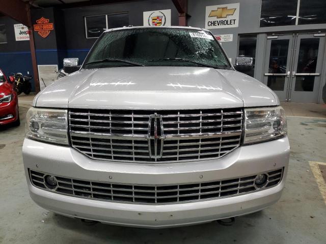 81691483-2013-lincoln-navigator_5