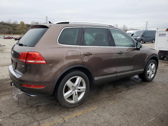 81706254-2013-volkswagen-touareg_3