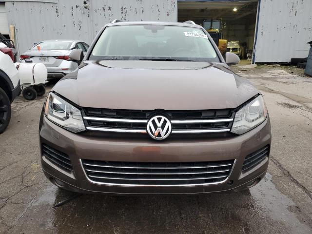 81706254-2013-volkswagen-touareg_5