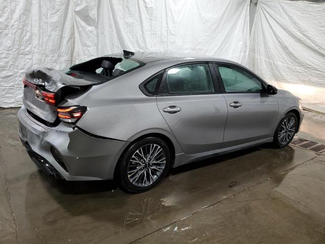 81725434-2023-kia-forte_3