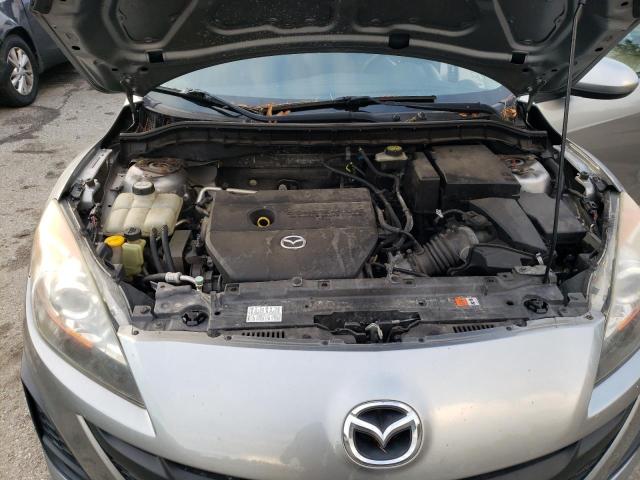 81738564-2011-mazda-3_11