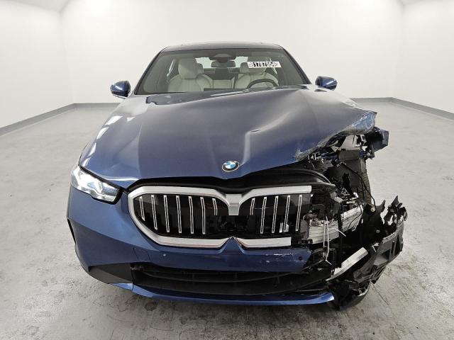 81787554-2024-bmw-5-series_5