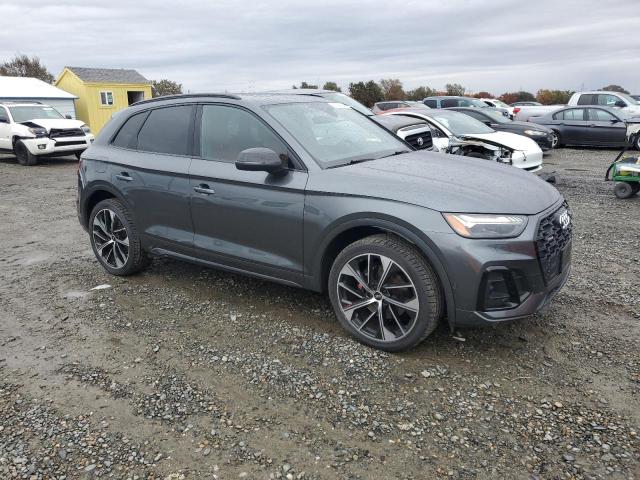 81809264-2021-audi-sq5_4