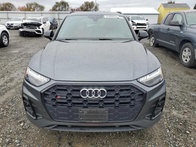 81809264-2021-audi-sq5_5