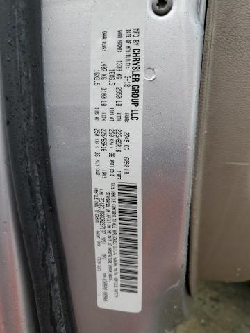 81859894-2012-chrysler-minivan_13