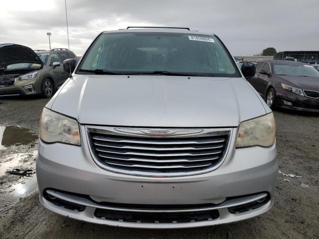 81859894-2012-chrysler-minivan_5