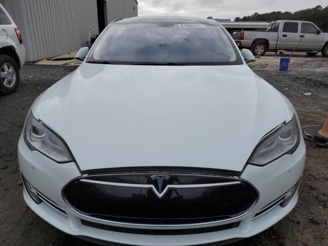 81860123-2014-tesla-model-s_5