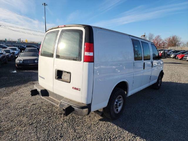 81899314-2021-gmc-savana_4